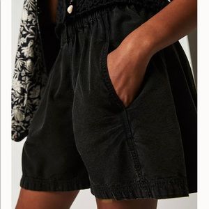 Free People preppy poplin shorts medium black Excellent pre owned condition